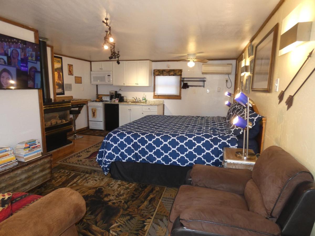 Yellowstone Motel - Adults Only - All Rooms Have Kitchens West Yellowstone Exterior foto