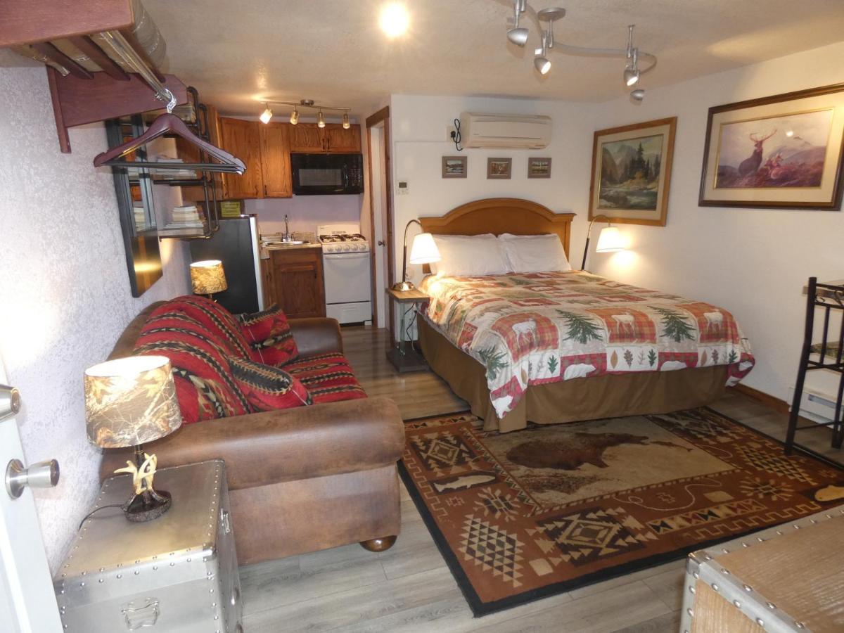 Yellowstone Motel - Adults Only - All Rooms Have Kitchens West Yellowstone Exterior foto